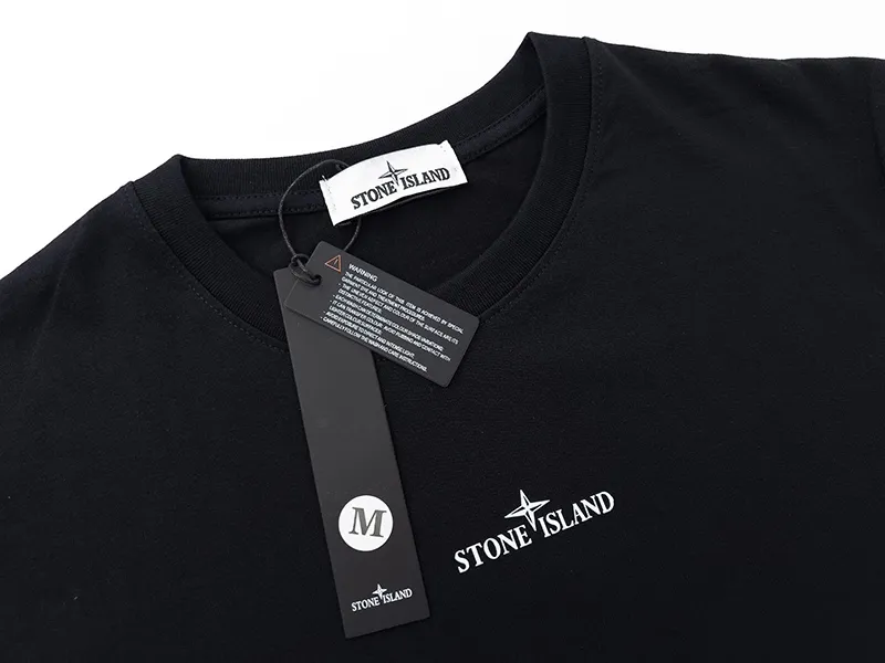 W663#P110💰 [Stone lsland/Stone Island mosaic logo printed short-sleeved T-shirt] ⚠️[Original creation with high control of details] - Made of 230 grams of combed cotton with 32-count double yarn, soft and comfortable to the touch, sweat-absorbent and breathable. - Simple and basic, versatile style, original quality, first choice for couples. - Made in a large factory, four needles and five threads on the shoulder, neatly routed, high quality workmanship. - Same style for men and women, very versatile One piece by hand, the details are clearly visible. Color: Black White Size: M L